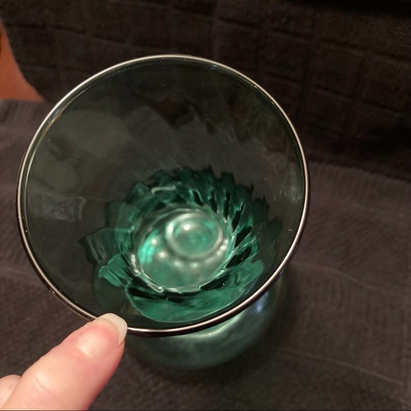 Vintage Hand Blown Green Glass Flower Vase with Swirl Pattern - Picture 13 of 15